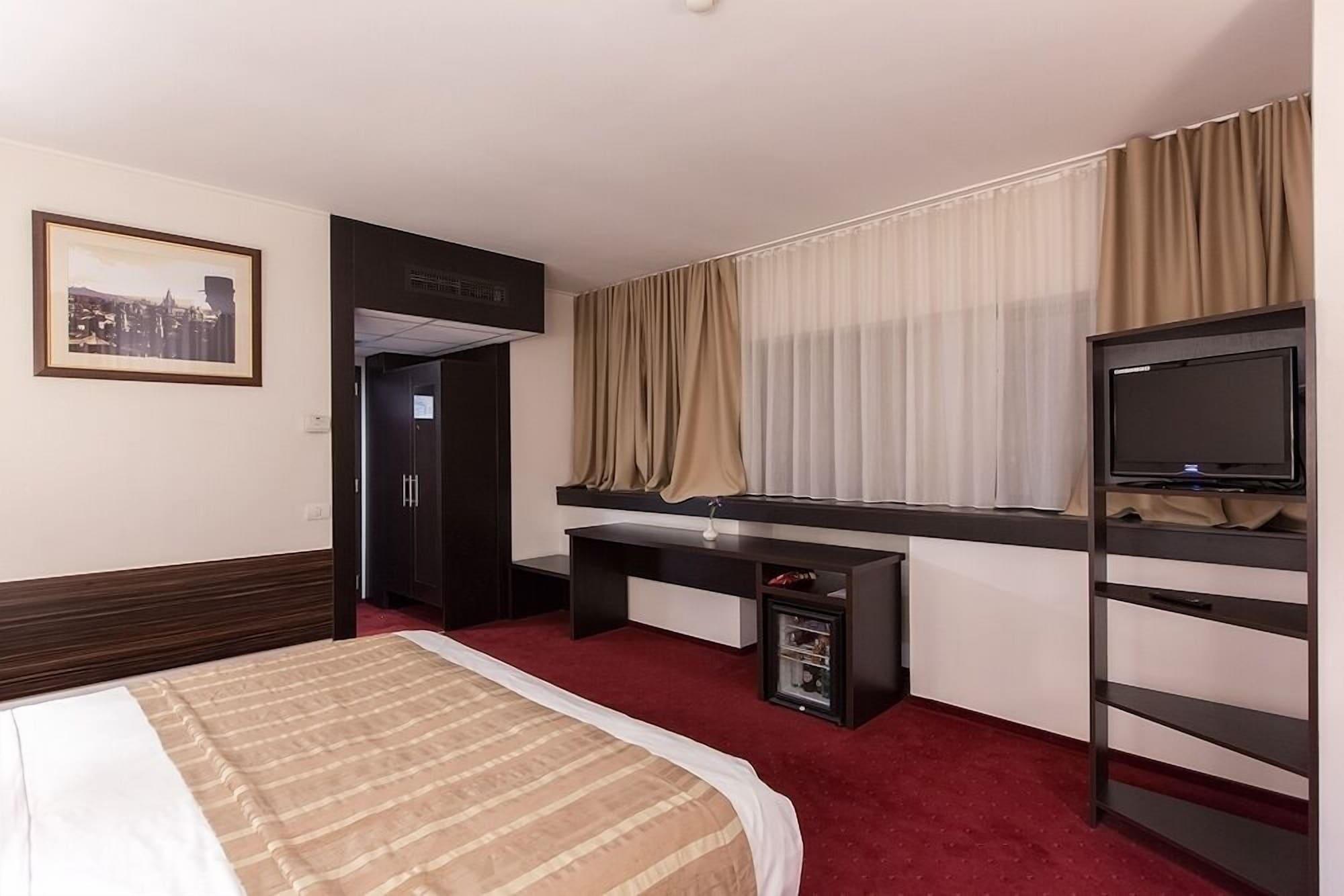 Ramada Iasi City Center Dış mekan fotoğraf