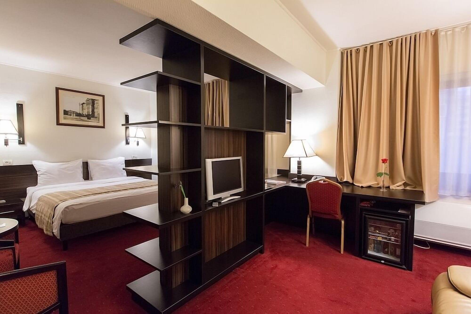 Ramada Iasi City Center Dış mekan fotoğraf