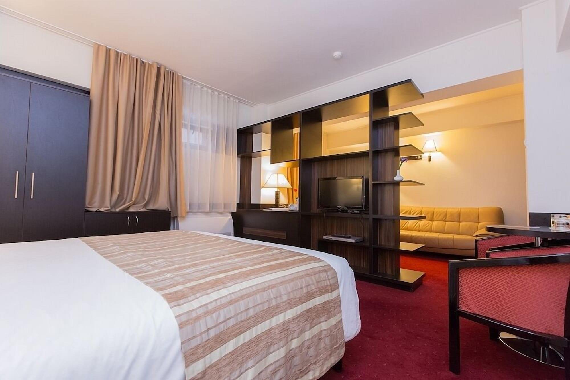 Ramada Iasi City Center Dış mekan fotoğraf