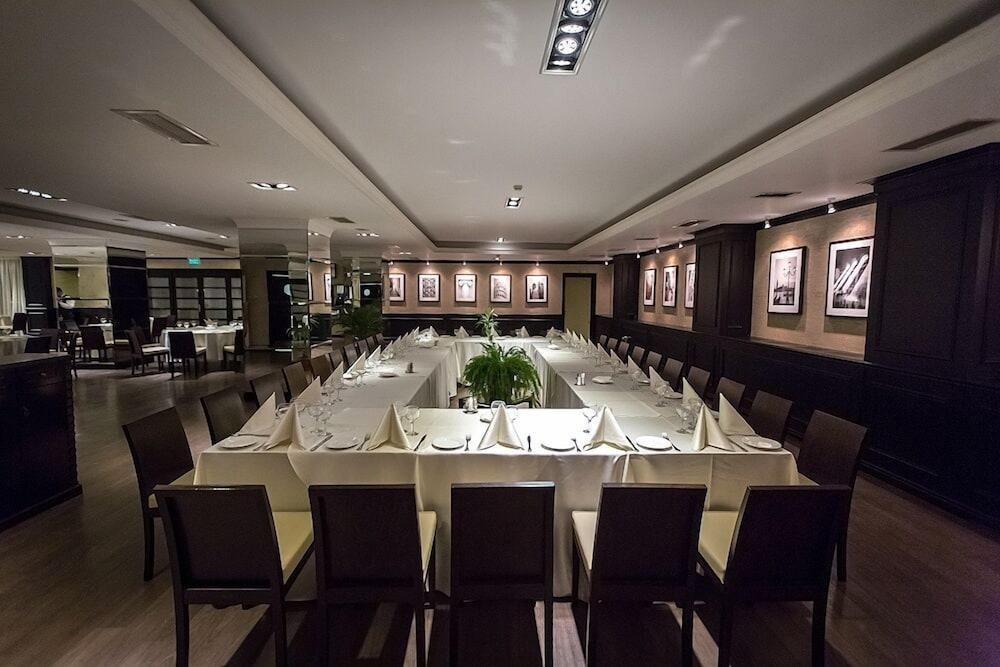 Ramada Iasi City Center Dış mekan fotoğraf