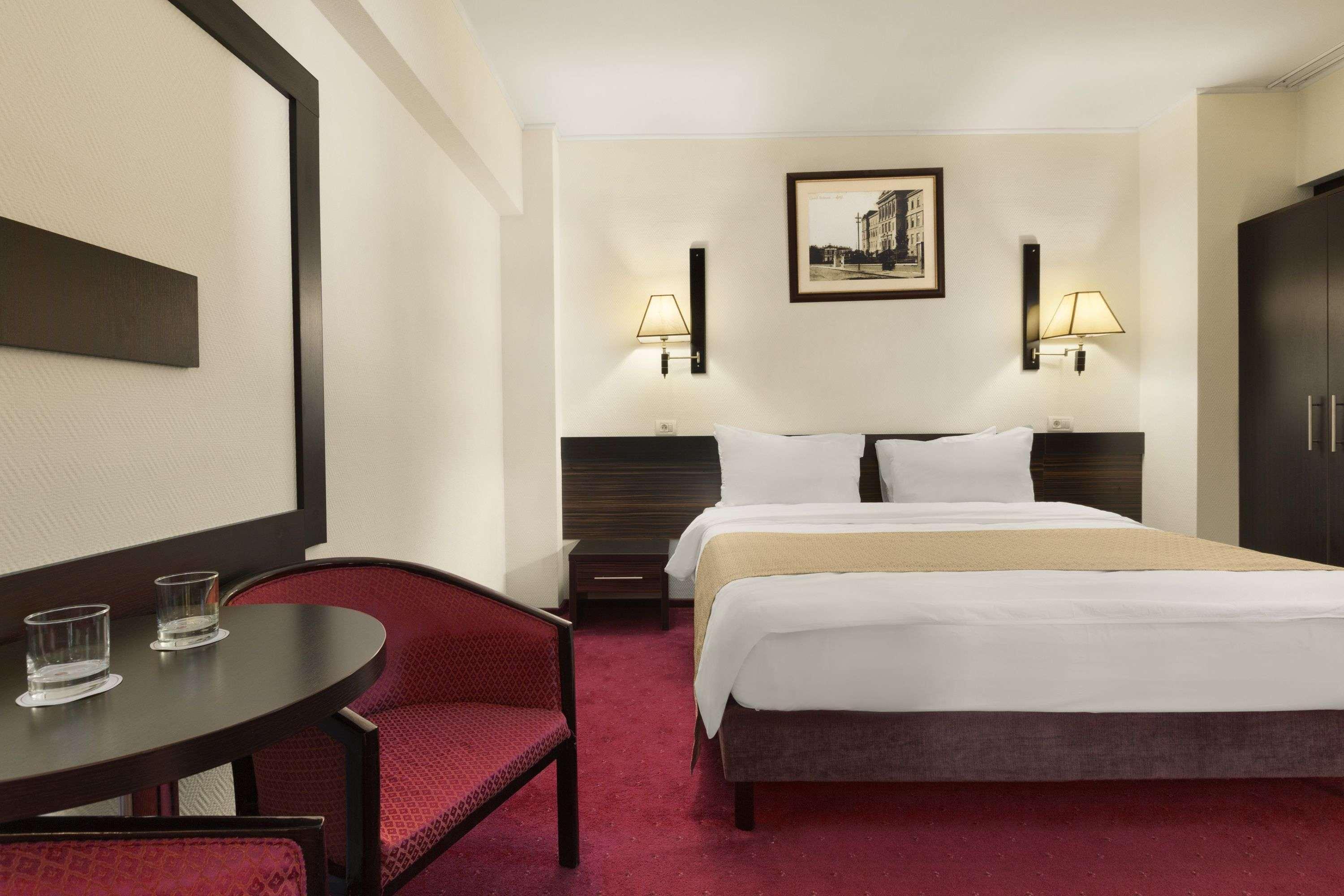 Ramada Iasi City Center Dış mekan fotoğraf