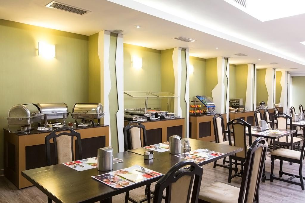 Ramada Iasi City Center Dış mekan fotoğraf